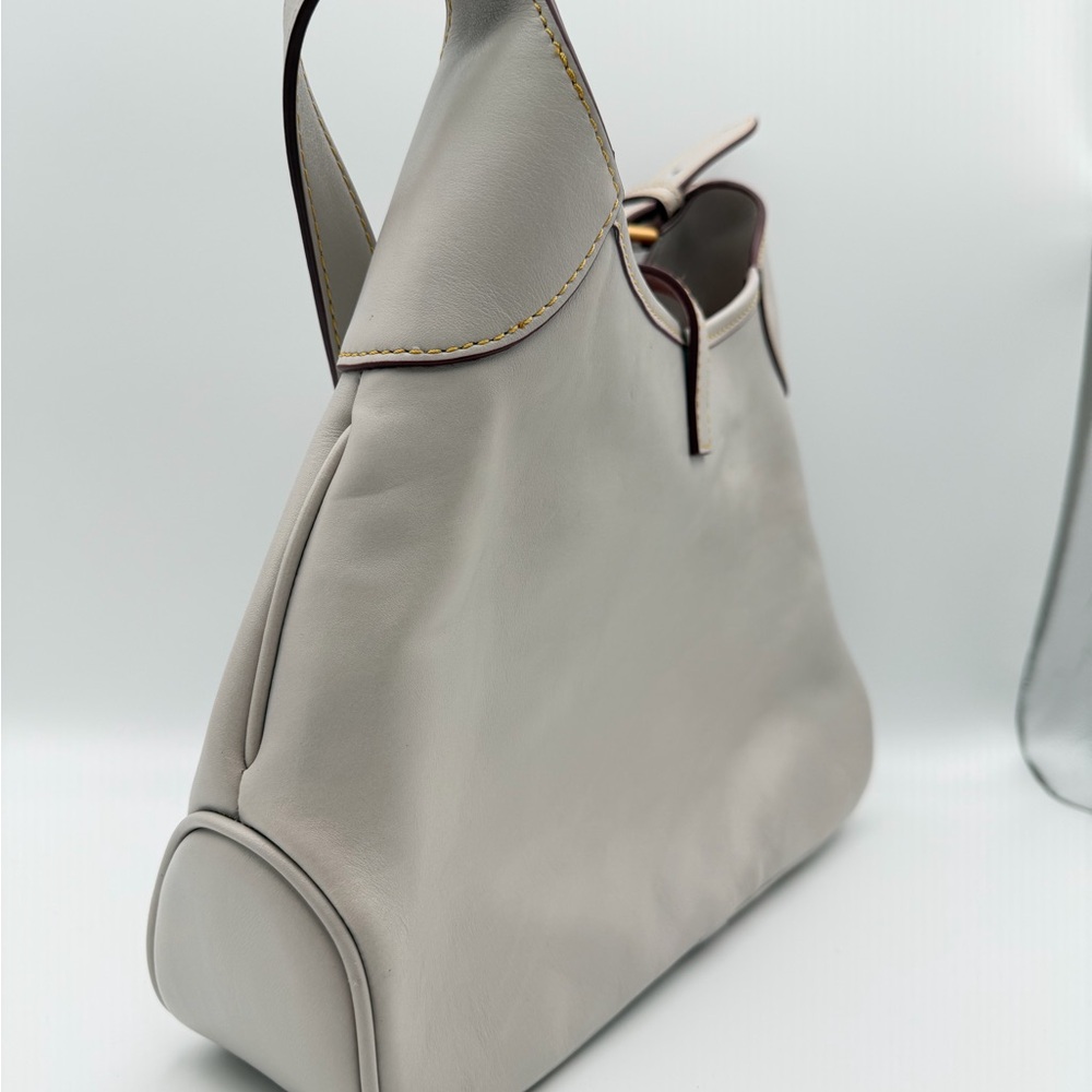 Dooney & Bourke Cream Leather Shoulder Bag | Smoke Free Home 💛 - Picture 2 of 8